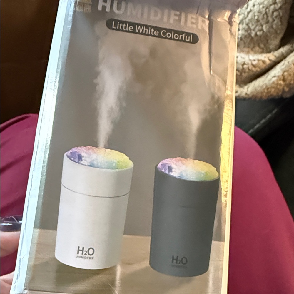 RGB LED Humidifier with Colorful Light - Picture 8 of 9